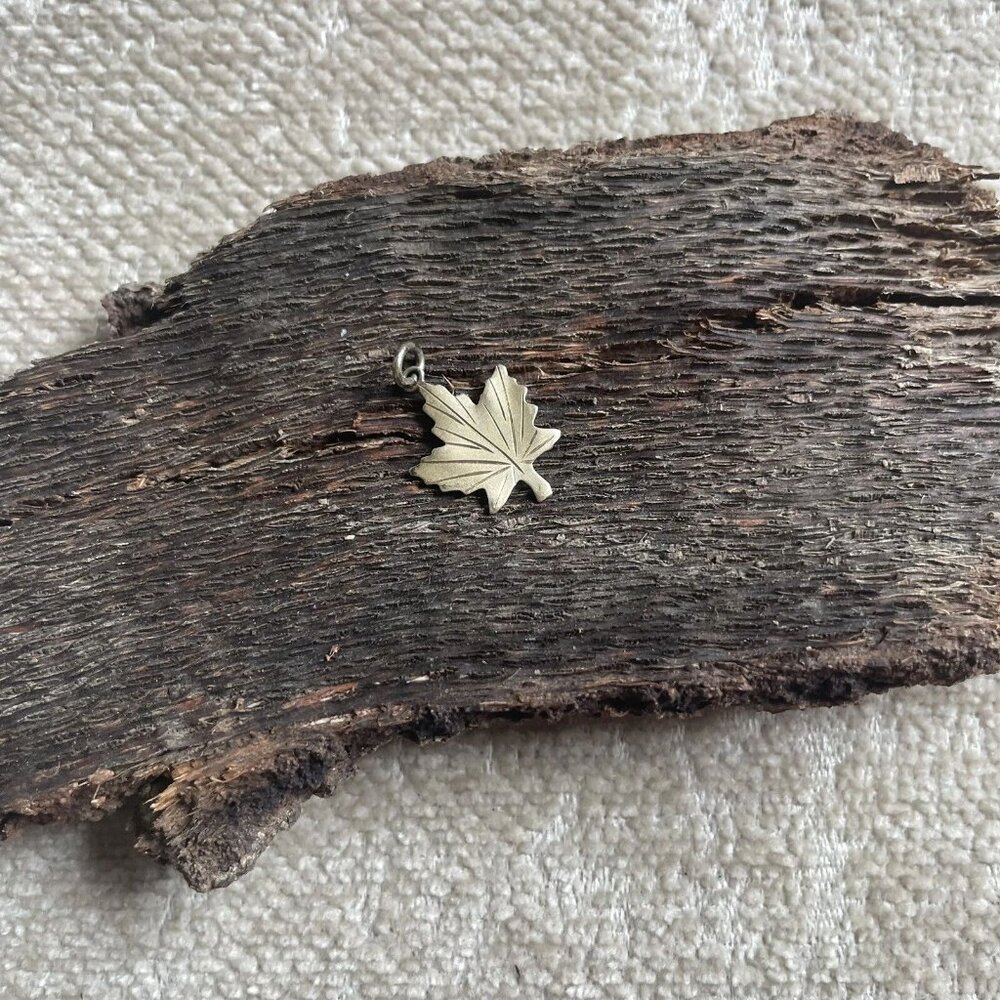Bond Boyd Sterling Silver Maple Leaf Pendant Textured Mid Century Modern Charm - Picture 2 of 6